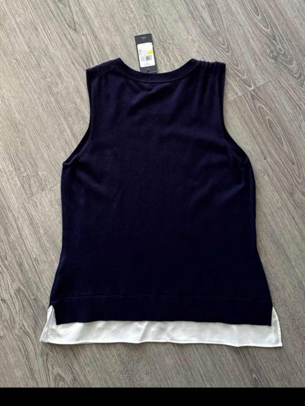 Tommy Hilfiger SZ.M Dark Navy Sleeveless Light Weight Knit Top White Hemline NWT - Picture 9 of 9